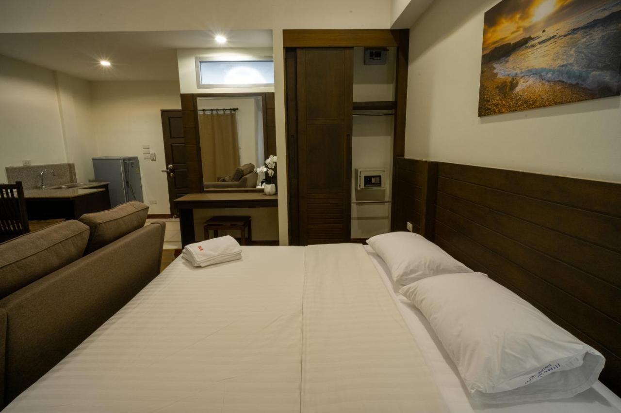 Baan Chuan Chom Pattaya Hotel Bagian luar foto
