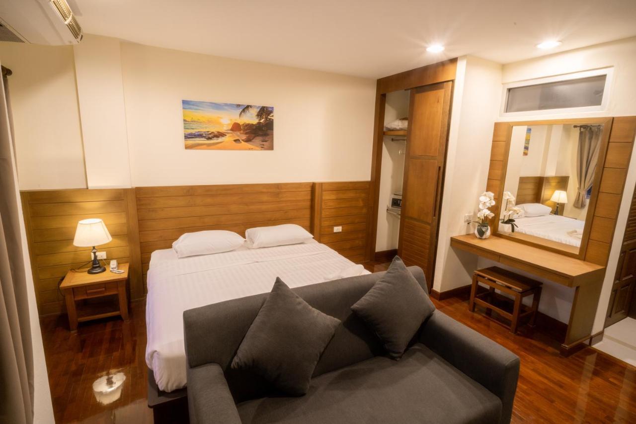 Baan Chuan Chom Pattaya Hotel Bagian luar foto