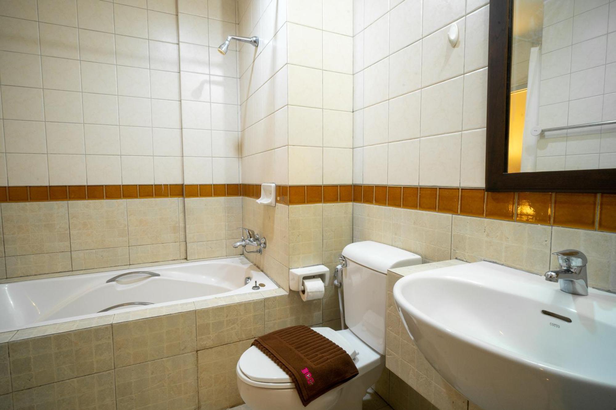 Baan Chuan Chom Pattaya Hotel Bagian luar foto
